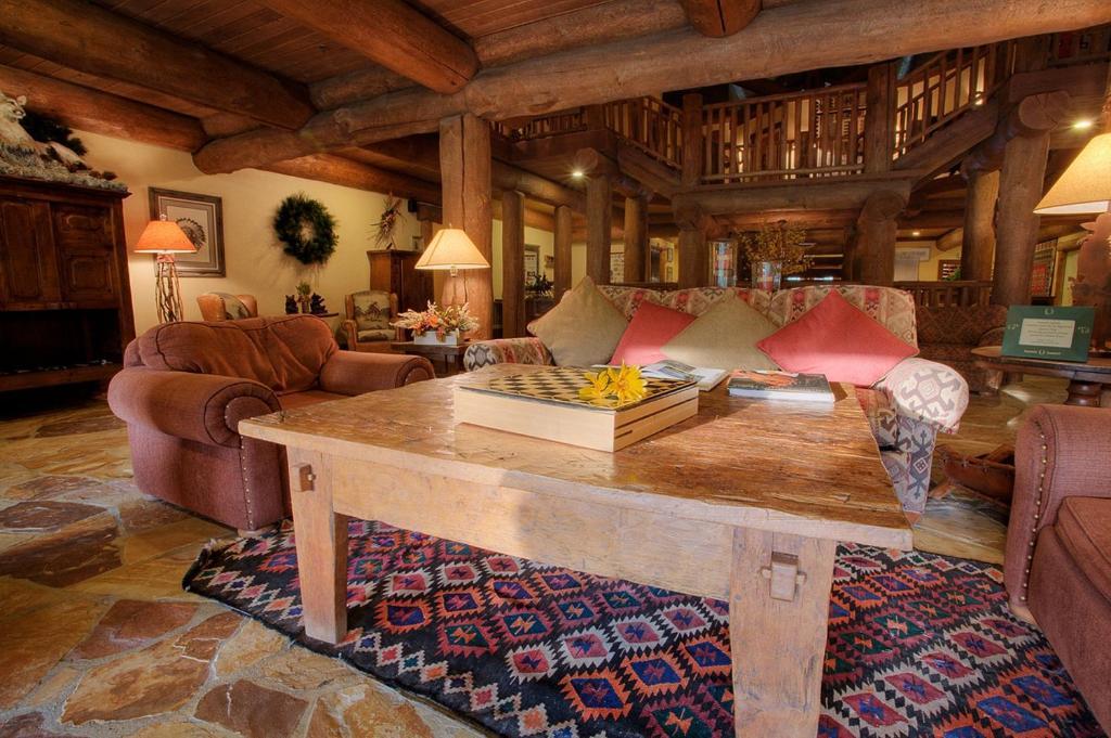 Daniels Summit Lodge